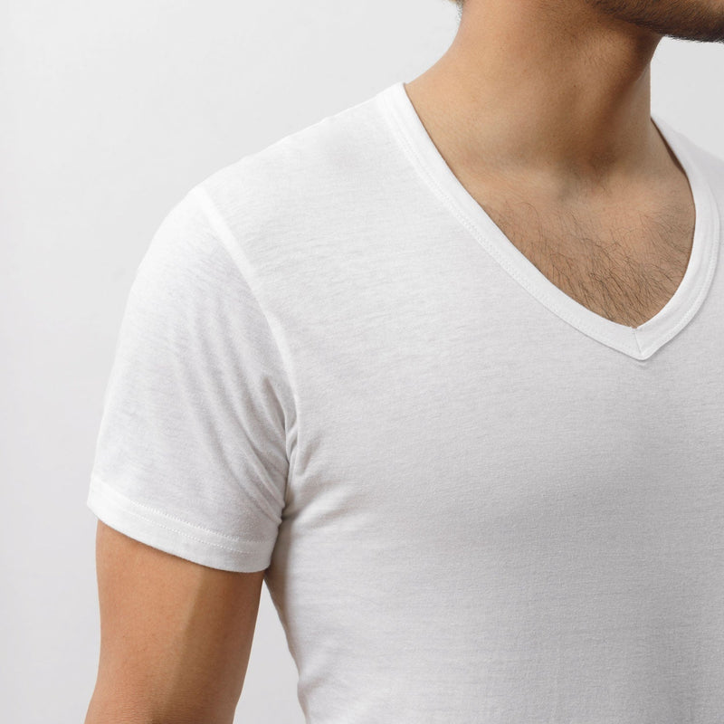 T-shirt col en V - Hauts - Coupe parfaite