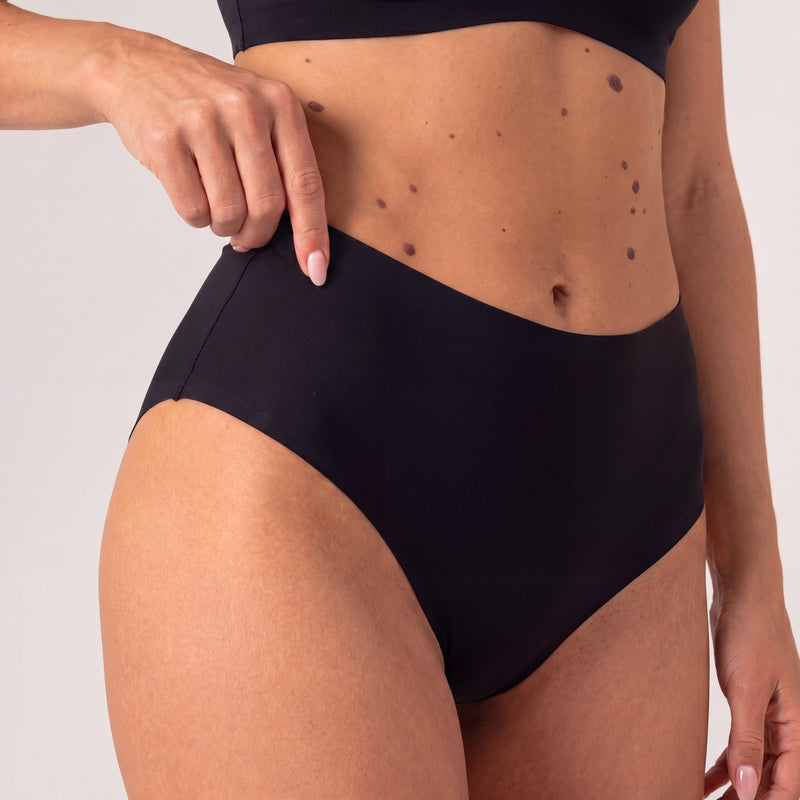 Microfiber High Waist Seamless Tanga | Schwarz