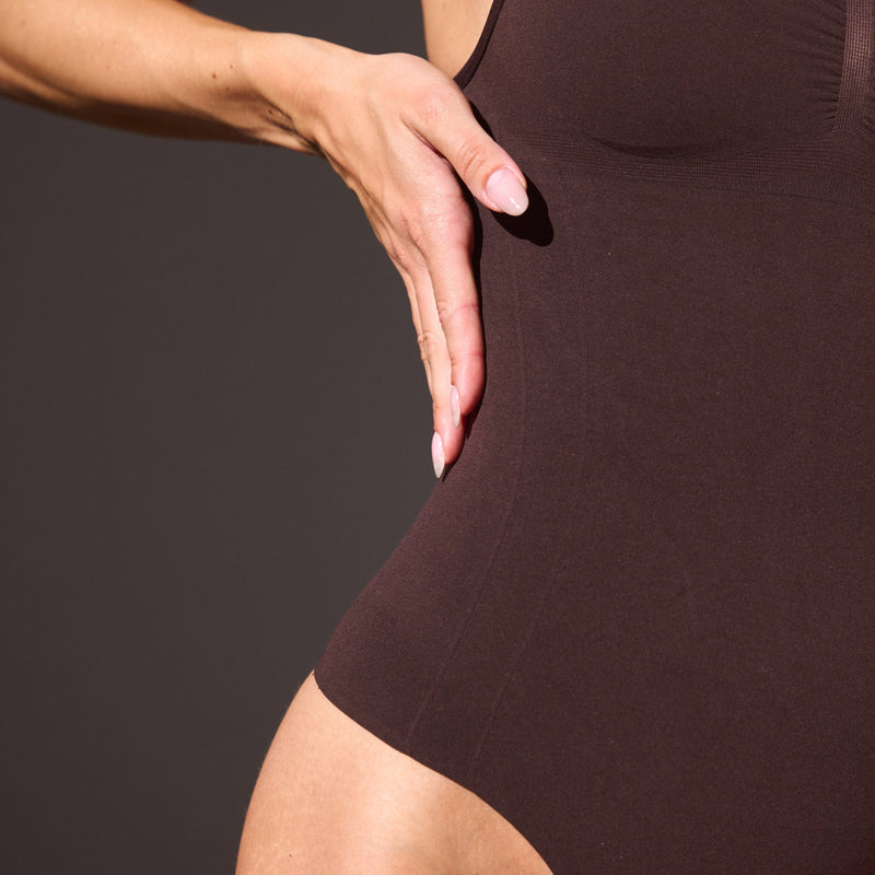 Stark formender Shaping Body mit Cups - Oberteile - Nahtlose Verarbeitung