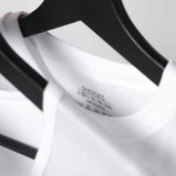 T-shirt col en V - Hauts - Sans étiquette qui gratte