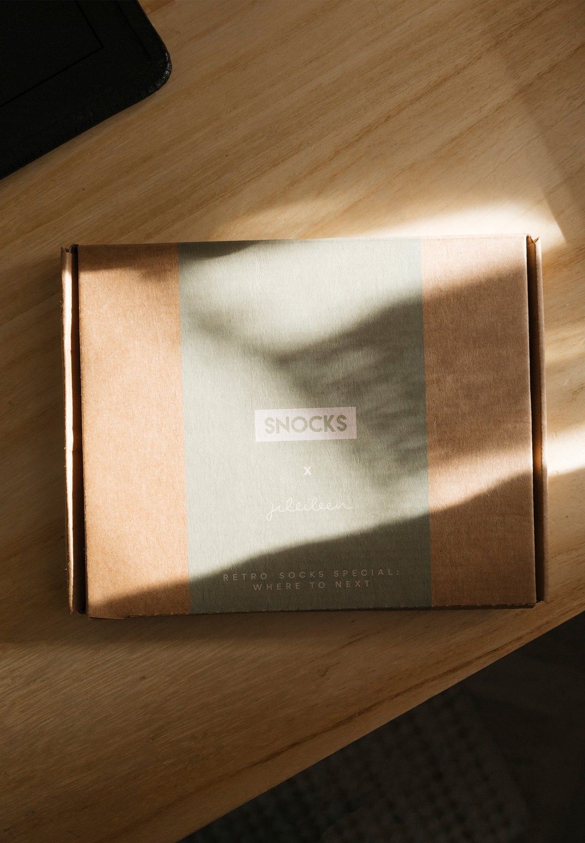 //snoacks.com/cdn/shop/files/snocks-x-jileileen-6.jpg?v=1659452276